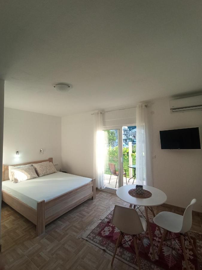 Lastva Holliday Rooms Budva Bagian luar foto