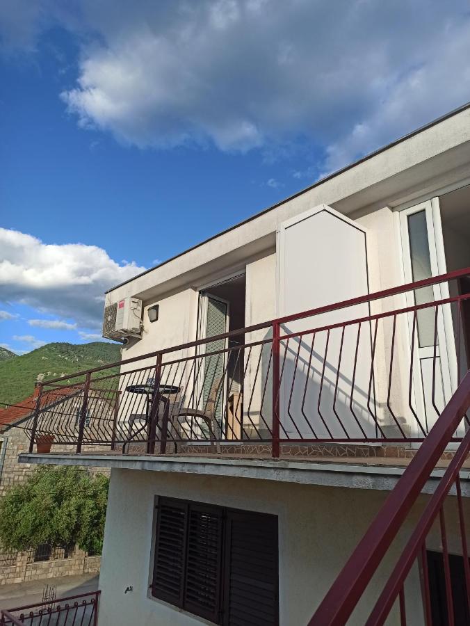 Lastva Holliday Rooms Budva Bagian luar foto