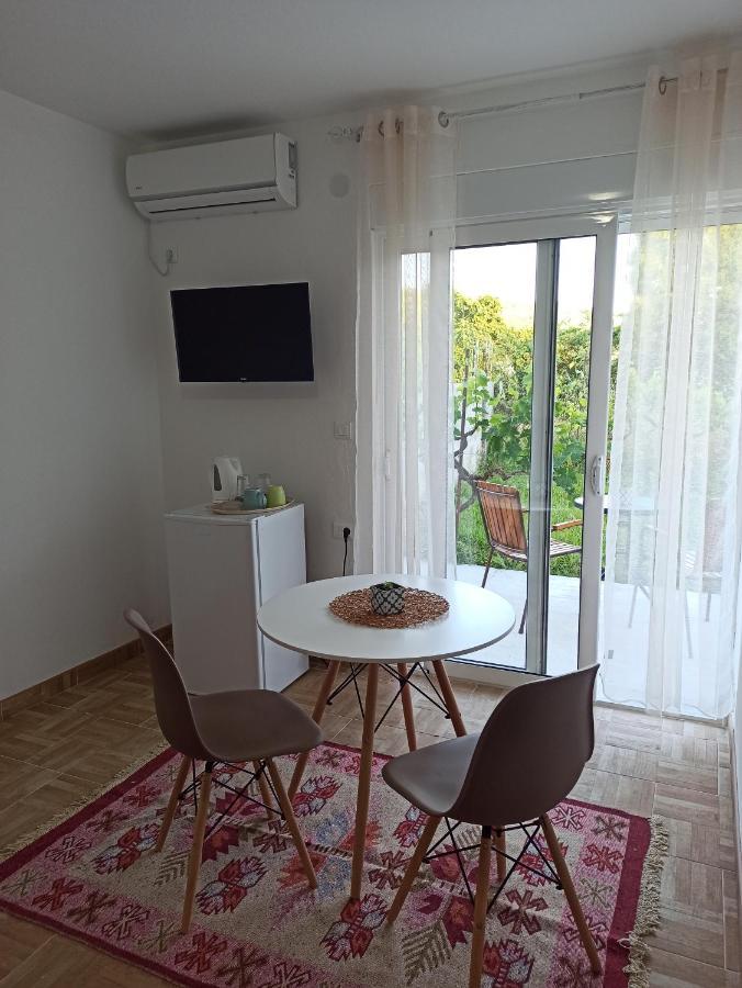 Lastva Holliday Rooms Budva Bagian luar foto