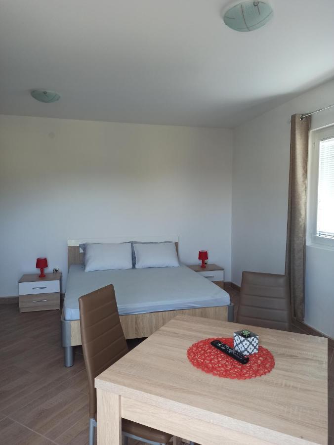 Lastva Holliday Rooms Budva Bagian luar foto