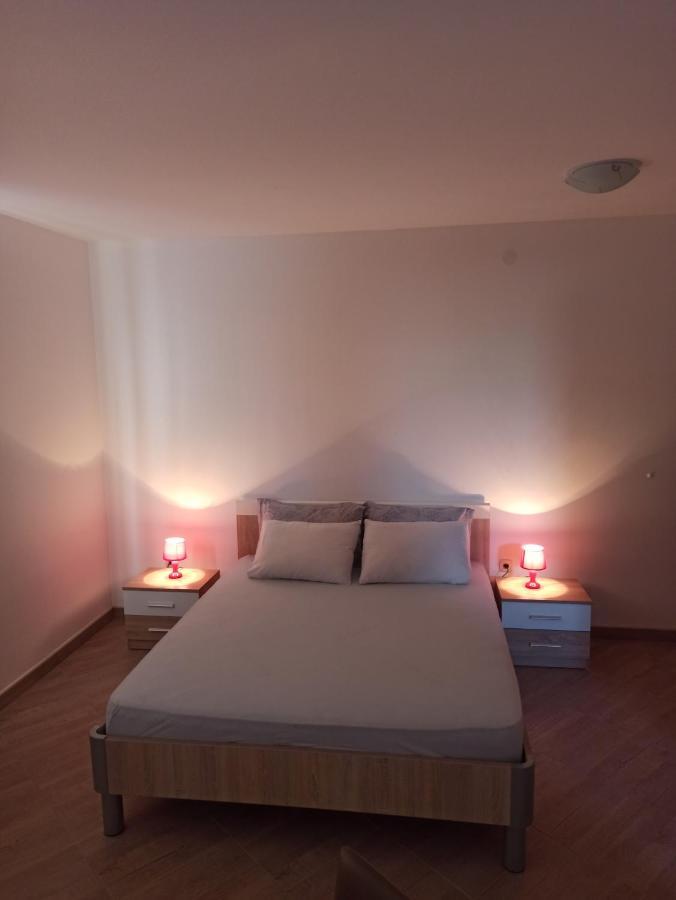 Lastva Holliday Rooms Budva Bagian luar foto