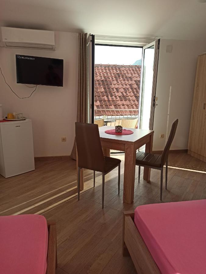 Lastva Holliday Rooms Budva Bagian luar foto