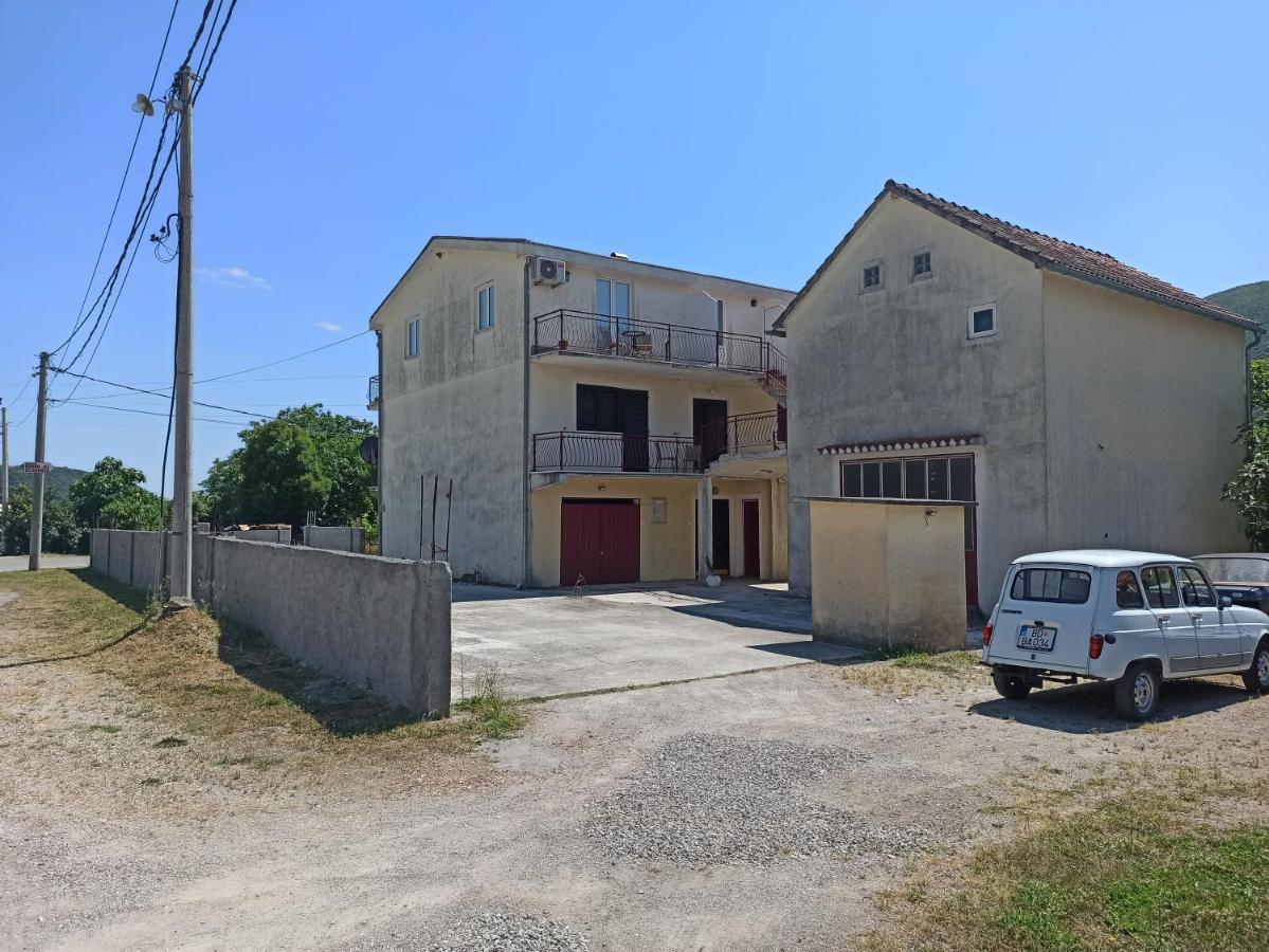 Lastva Holliday Rooms Budva Bagian luar foto